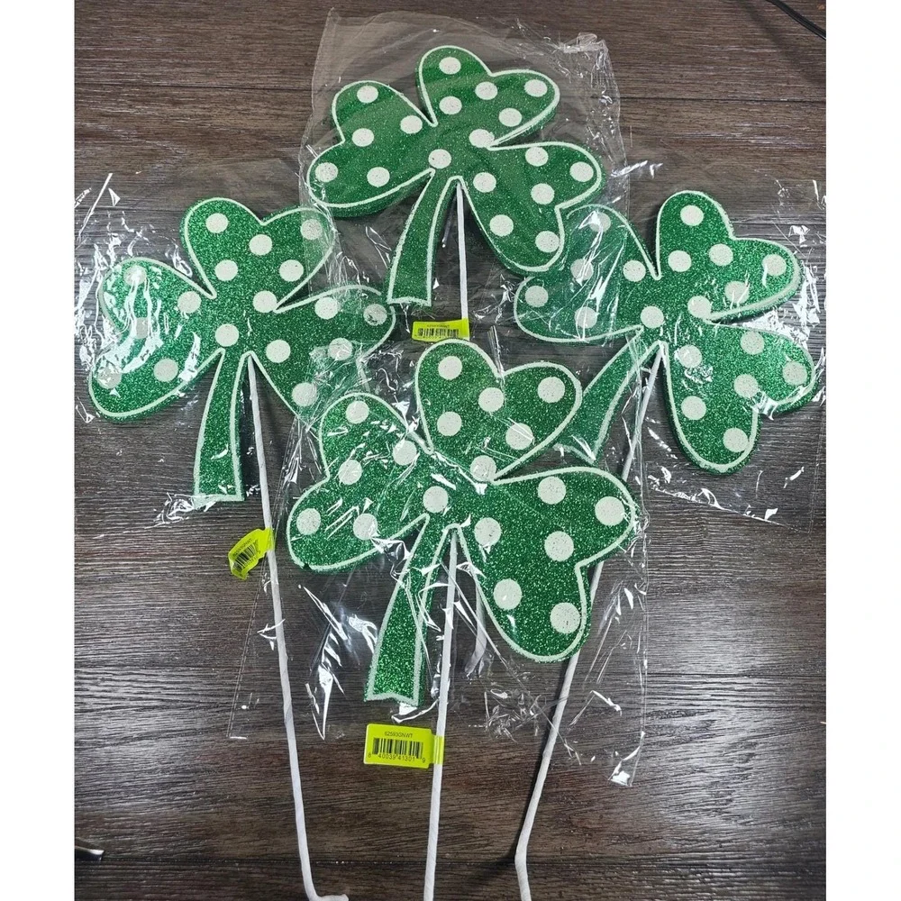 Set of 4 Green Polka Dot Clover Sprays 19